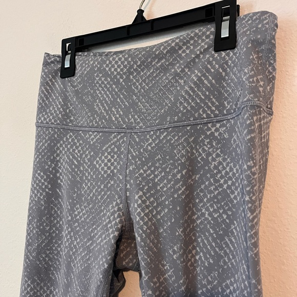 LULULEMON Light Blue Wunder Under High Rise Crop 23” Luxtreme Leggings - Picture 3 of 6